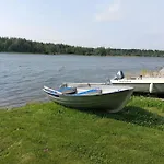 Modernia Luonnon Keskellae *