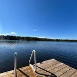 Apartmán Modernia Luonnon Keskellae Soderudden