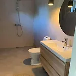 Modernia Luonnon Keskellae Apartmán