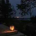 Modernia Luonnon Keskellae Apartmán *