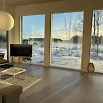 Modernia Luonnon Keskellae * Soderudden
