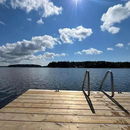 Modernia Luonnon Keskellae Lägenhet