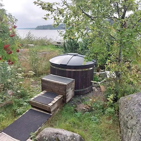 Modernia Luonnon Keskellae Apartment