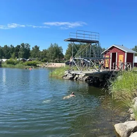 Modernia Luonnon Keskellae Lägenhet