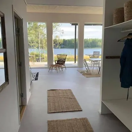 Modernia Luonnon Keskellae Appartamento Soderudden