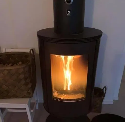 Daire Modernia Luonnon Keskellae *