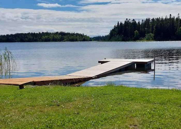 Daire Modernia Luonnon Keskellae *