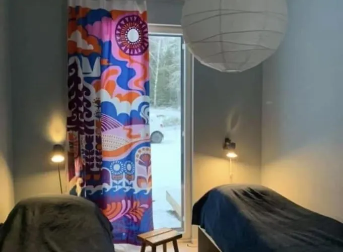 Modernia Luonnon Keskellae Daire *