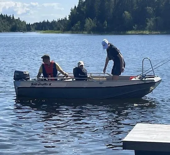 Modernia Luonnon Keskellae *