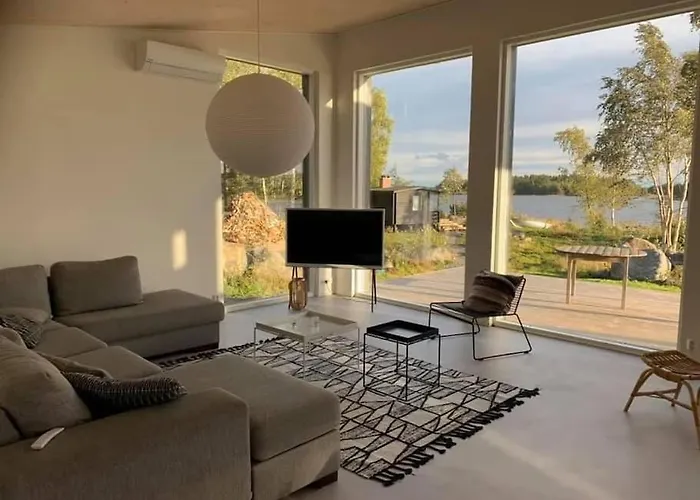 Modernia Luonnon Keskellae Daire *