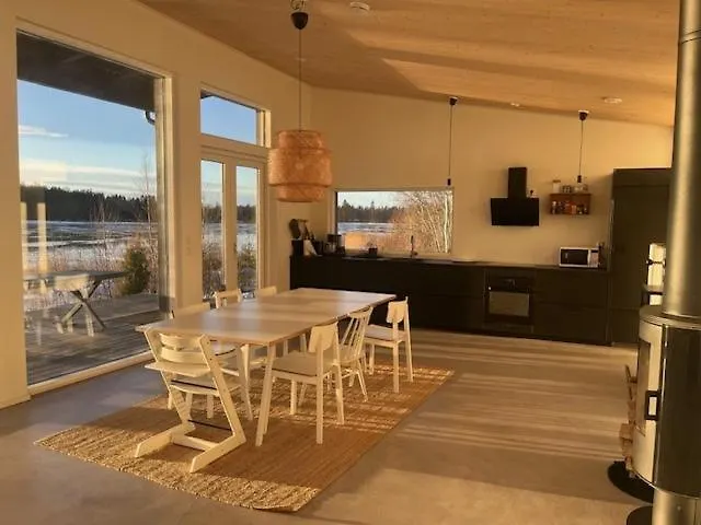 Modernia Luonnon Keskellae Soderudden